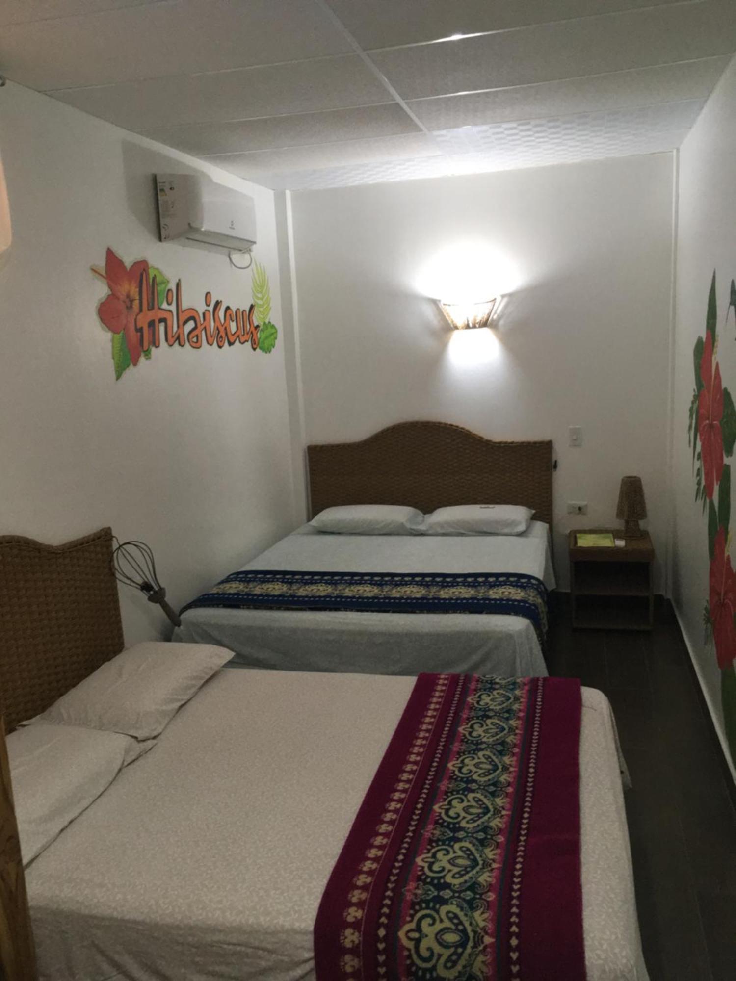 Hotel Casita Madame à Puerto López Extérieur photo