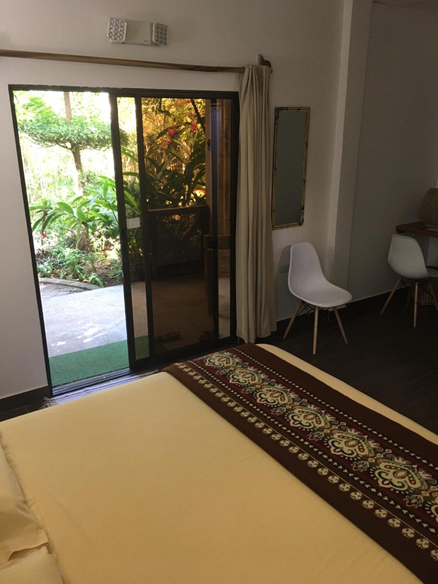 Hotel Casita Madame à Puerto López Extérieur photo