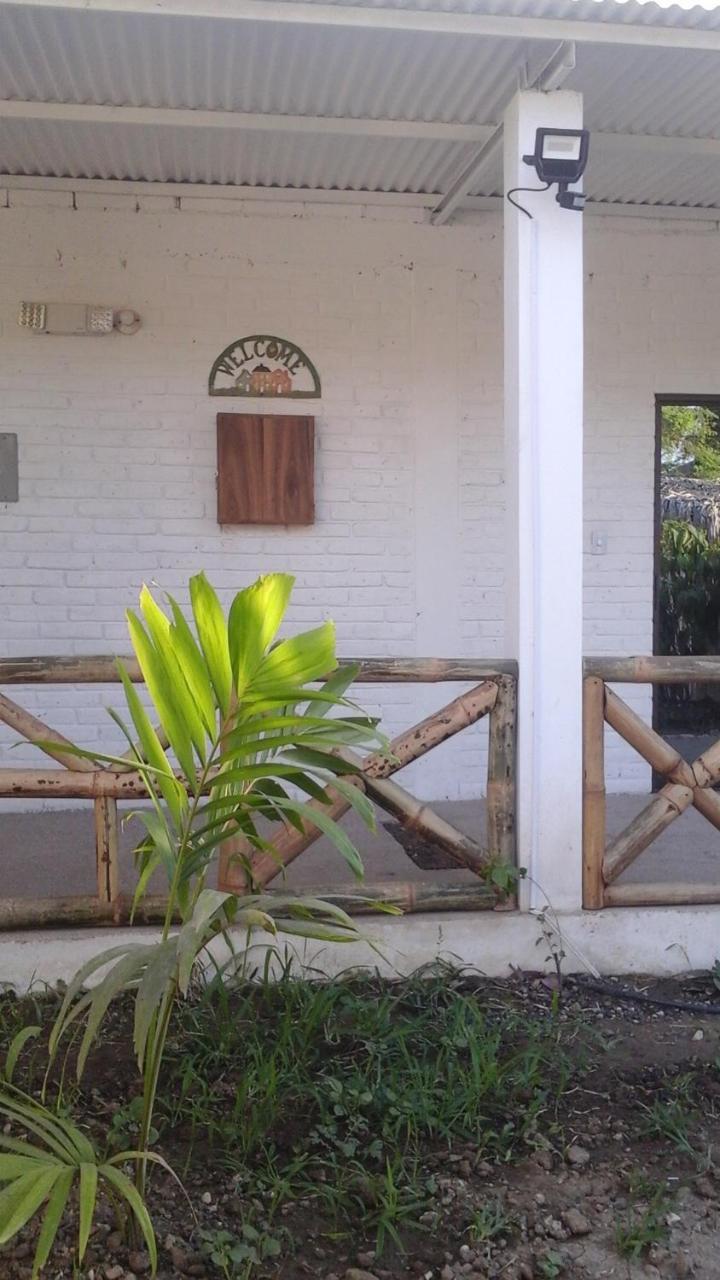 Hotel Casita Madame à Puerto López Extérieur photo