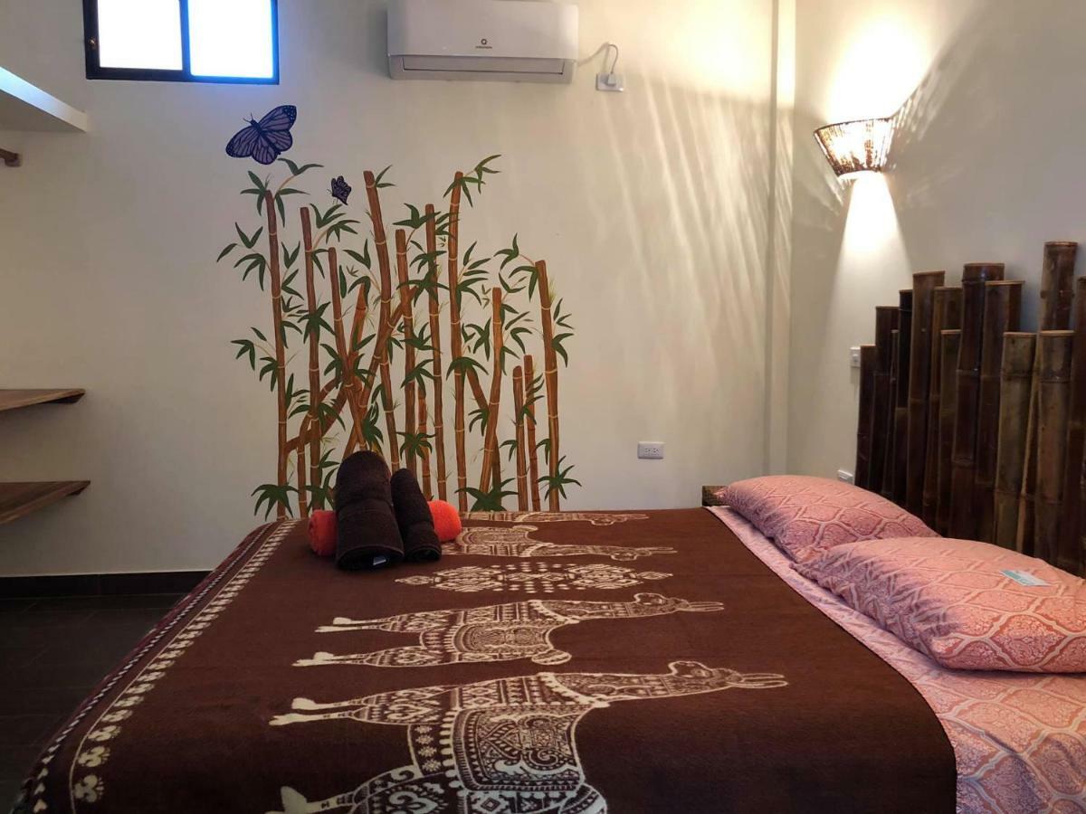 Hotel Casita Madame à Puerto López Extérieur photo